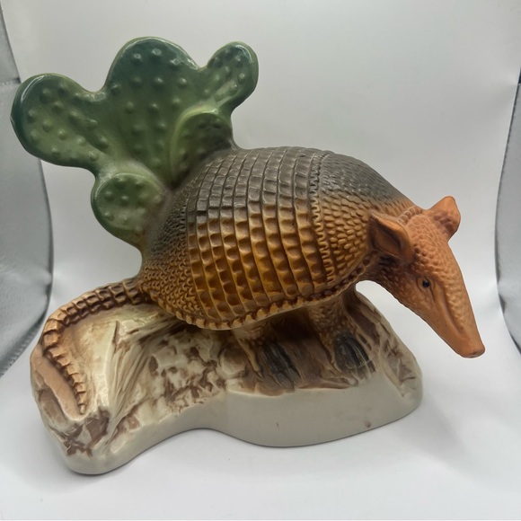 Jim Beam Other - Vintage Jim Beam 1981 Ceramic Armadillo Decanter